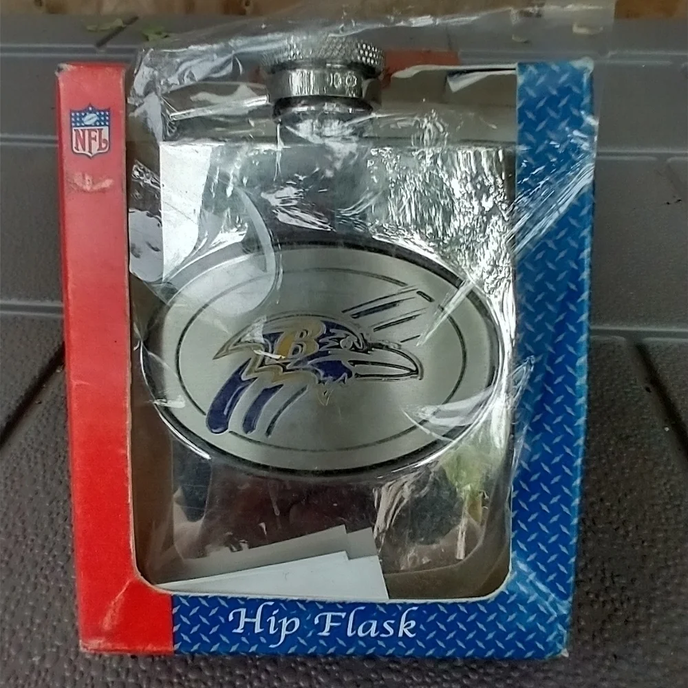 Stainless steel 6 oz. Hip flask. See pics for full - Picture 12 of 12